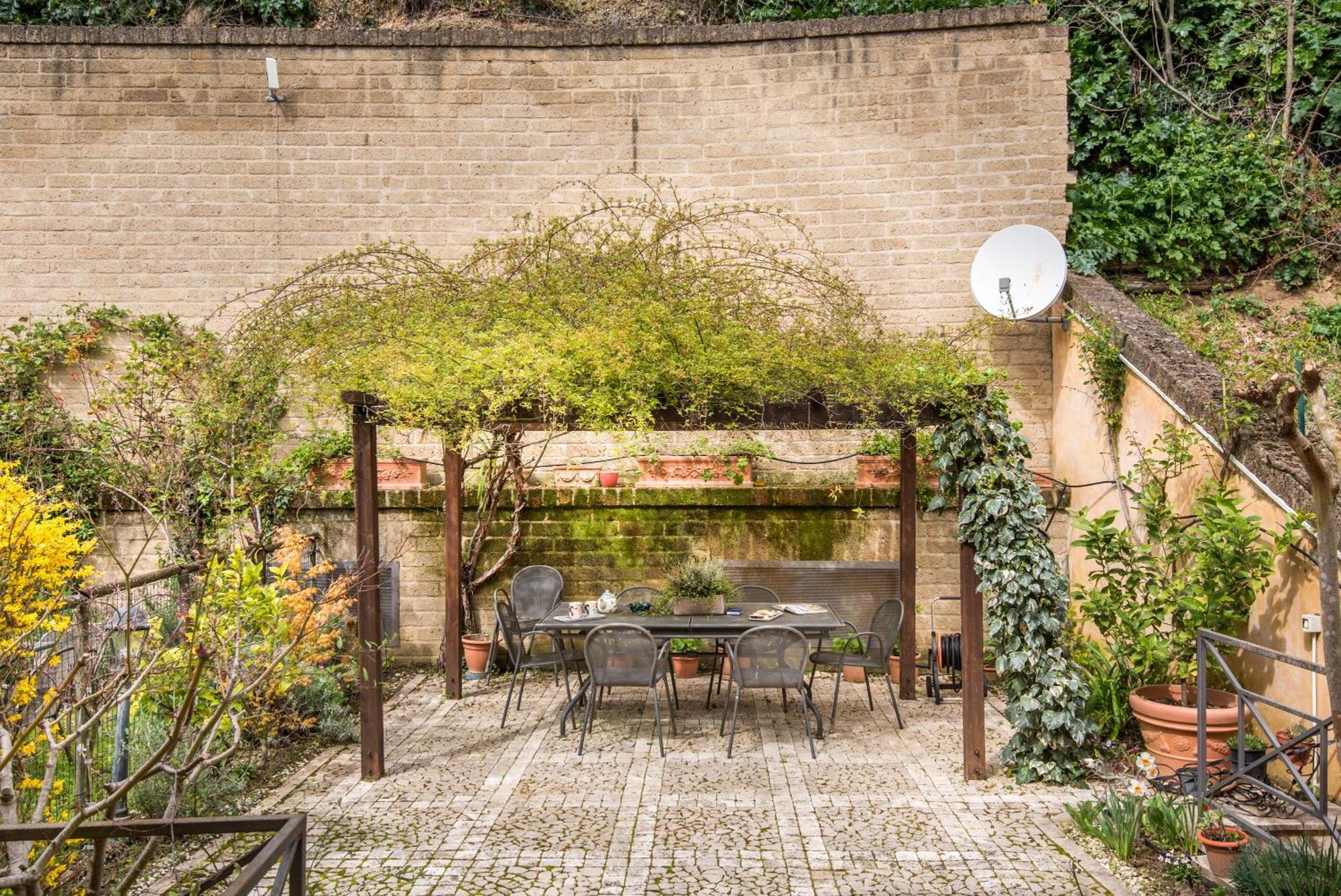 Secret Garden Siena Villa Exterior photo