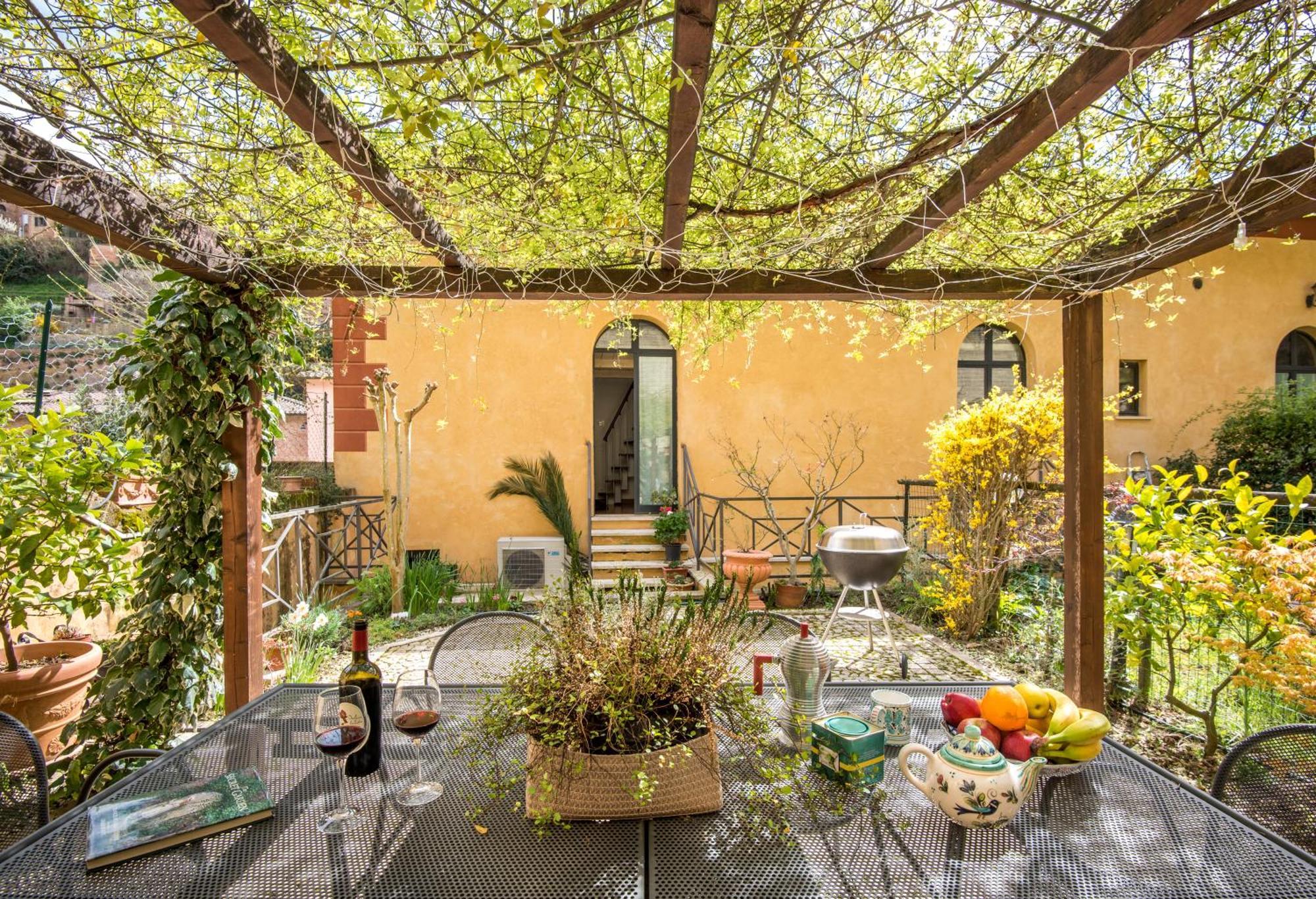 Secret Garden Siena Villa Exterior photo