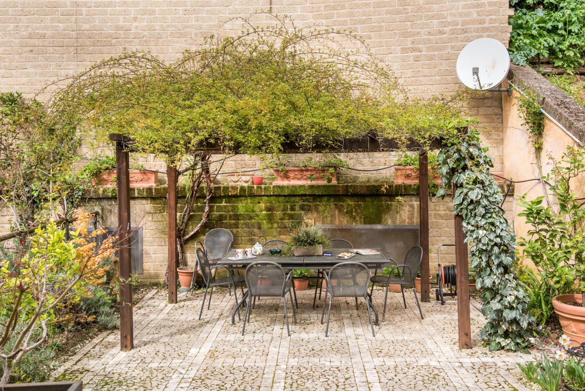 Secret Garden Siena Villa Exterior photo