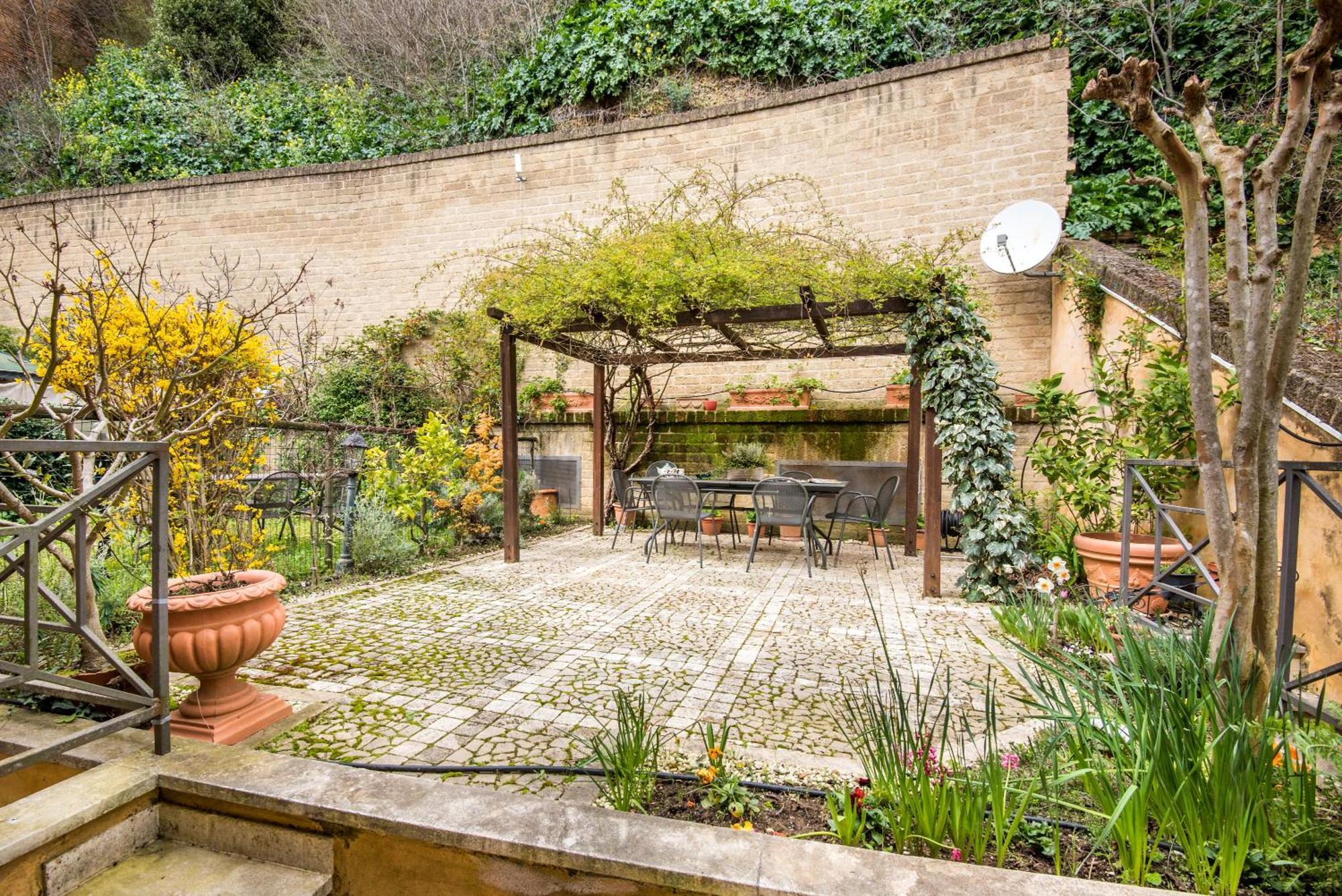Secret Garden Siena Villa Exterior photo